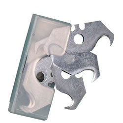 Лезвия сменные трапециевидные крюк 18мм (5шт) толщина 0,5мм сталь HCS (3062500) "888" *1/20