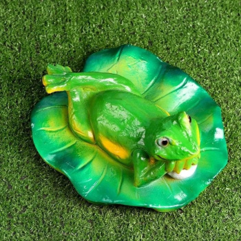 Садовая фигура "Лягушка лежит на кувшинке" 21х24х11см 9435332