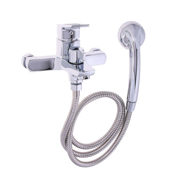 Смеситель для ванны Milardo Atlantic, короткий излив, однорычажный