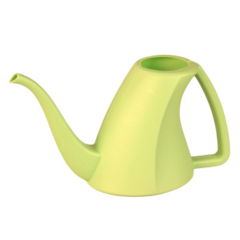 Лейка для комнатных растений с длинным носиком пластм.  0,8л "Источник" М6023 *1/20 Лейка для комнатных растений с длинным носиком пластм.  0,8л "Источник" М6023 *1/20