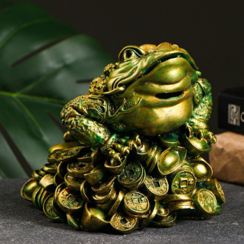 Копилка "Жаба на деньгах" зеленая с позолотой, 15х15х15см 9127439